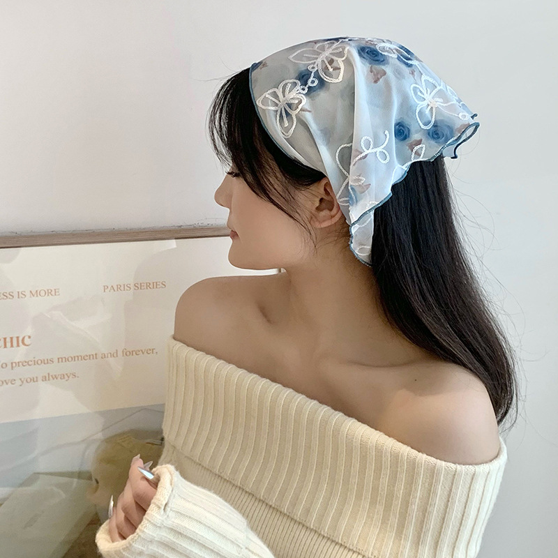 Pañuelo femenino de verano pastoral primavera y verano bordado francés bufanda triangular de encaje bufanda bufanda femenina bufanda de seda salvaje al por mayor