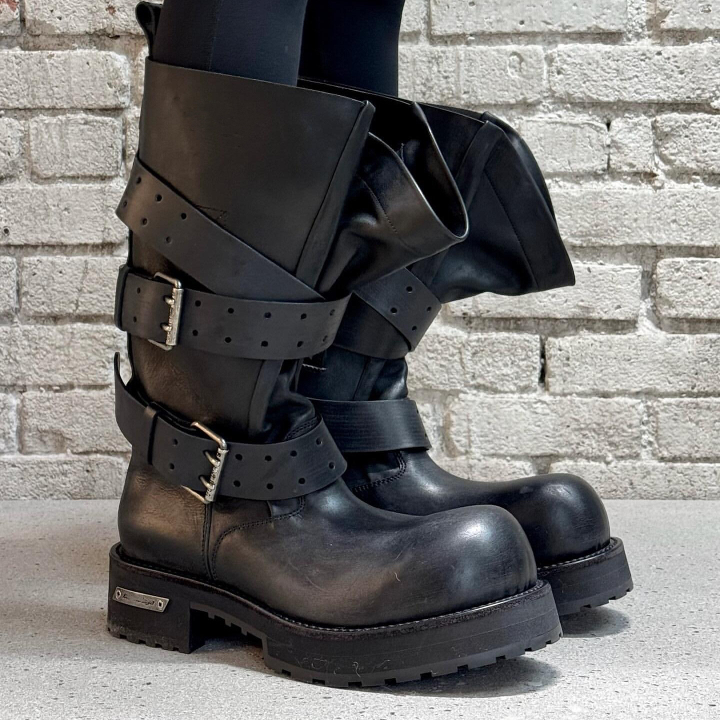 Leather Version Thick-soled Street Style Women's 2025 Autumn And Winter New Large Toe Martin Mid-calf Multifunctional Riding Boots_voghion.com