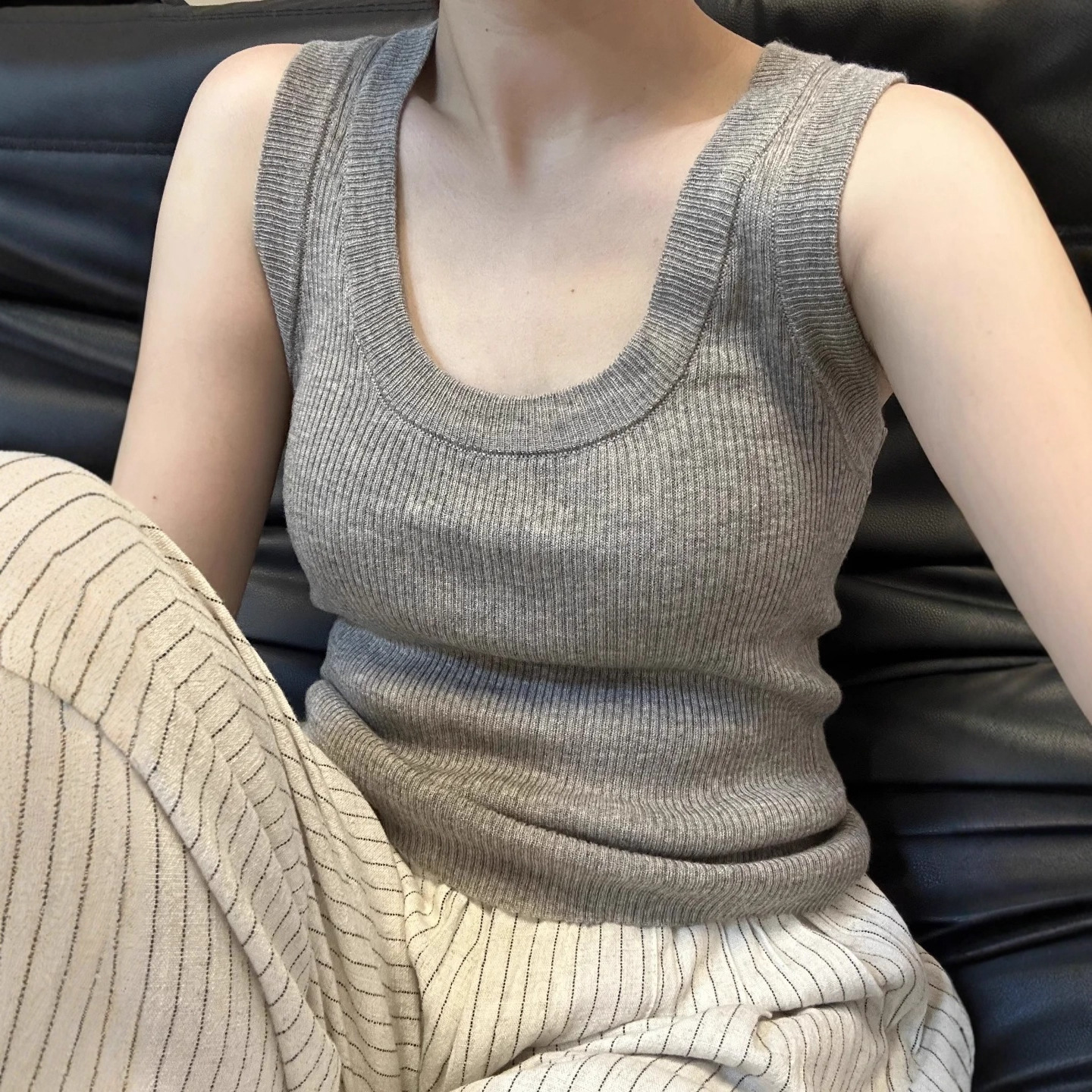 U-Neck Wool Knit Sleeveless Camisole for Women, Anti-Exposure Thin Undershirt, Stylish Commuter Vest