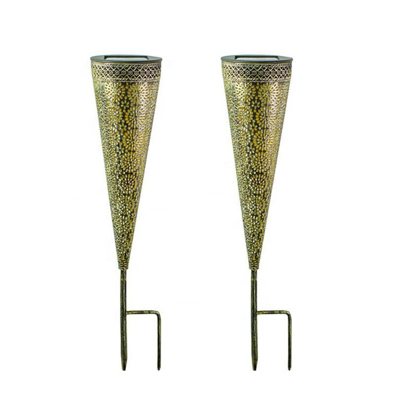 亚马逊跨境热销 LED花园铁艺太阳能灯锥形镂空复古地插路灯草坪灯