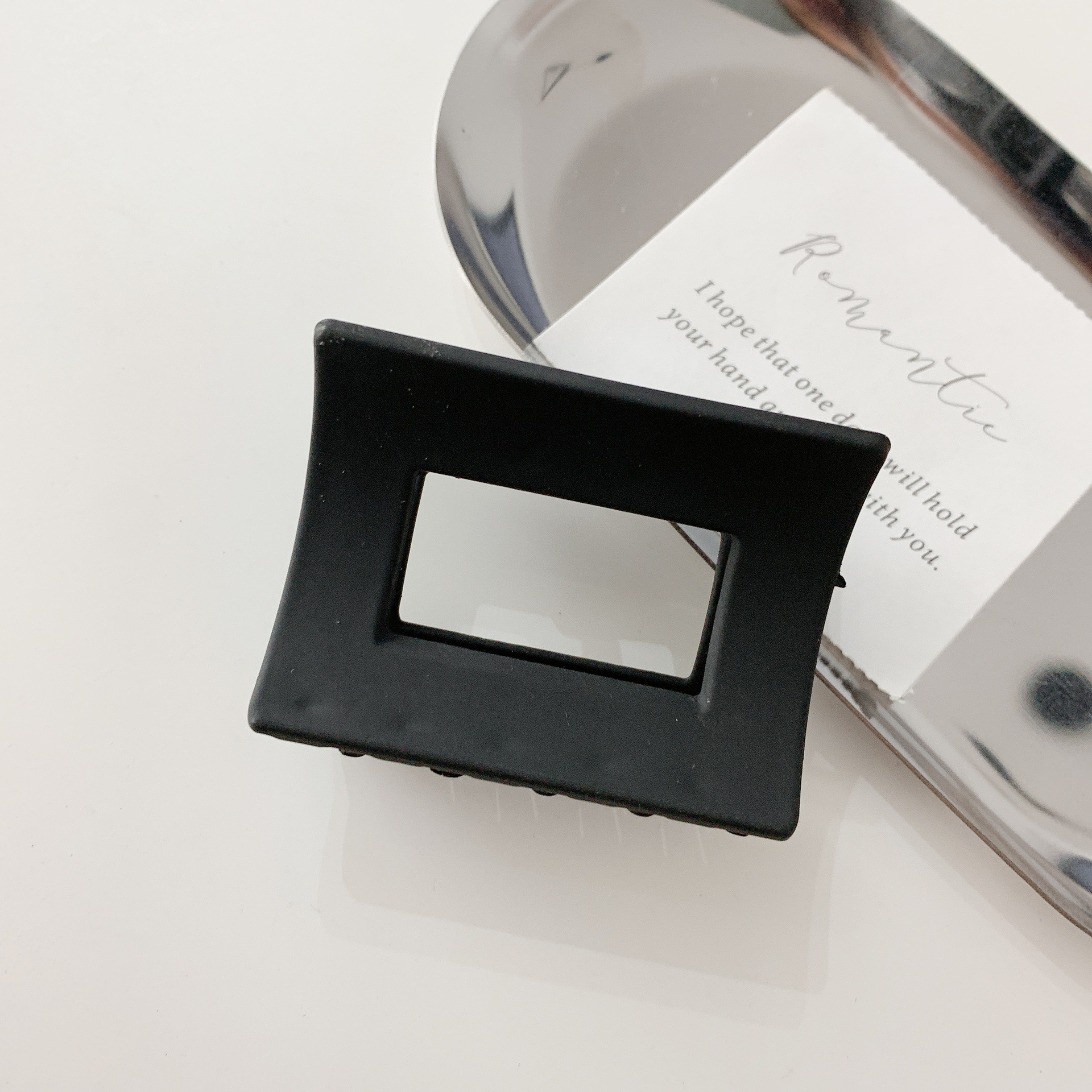 Clip de pelo negro pequeño clip de pelo femenino tocado Cabeza trasera horquilla alta Cola de Caballo horquilla fija clip de tiburón grande al por mayor