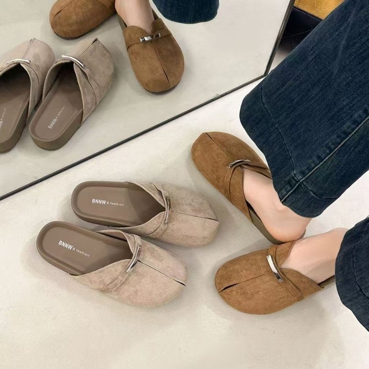 Mueller zapatos de mujer 2026 nuevos zapatillas de veludo de verano hebilla de metal zapatillas casuales de mujer zapatillas de ropa exterior