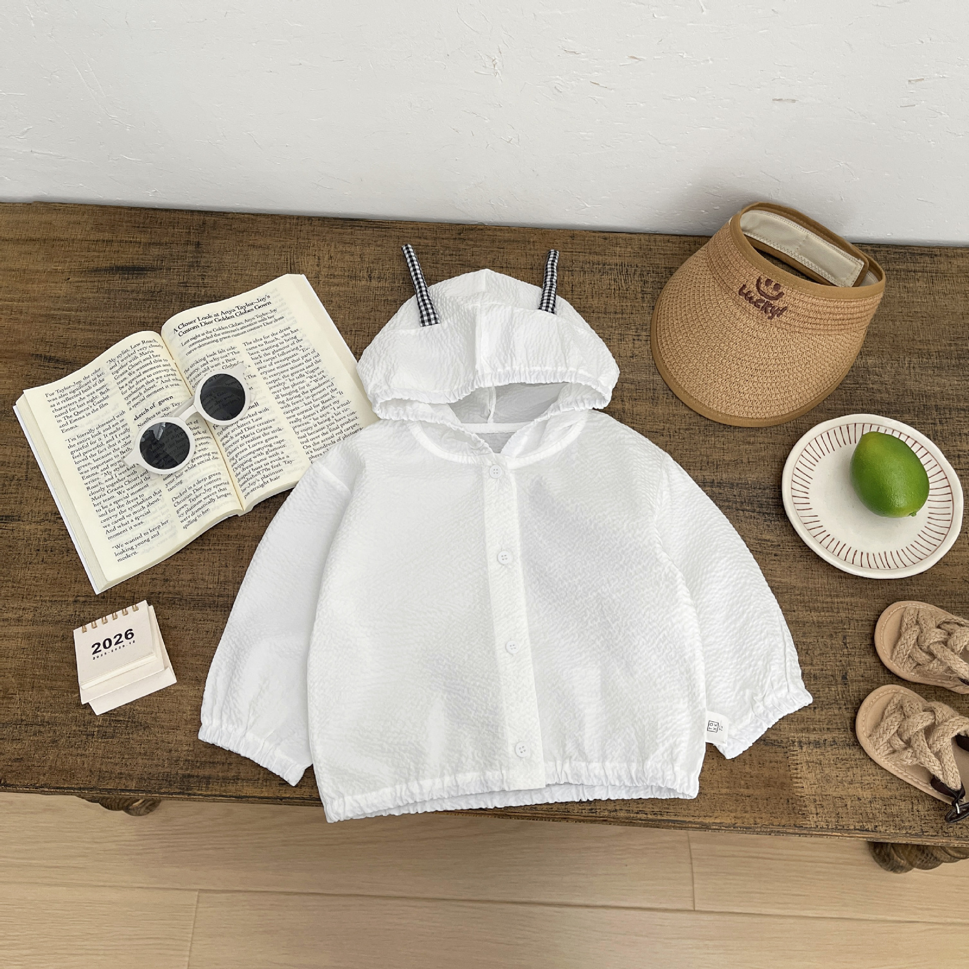 Ropa de bebé de verano, ropa de protección solar ligera, nueva camisa de aire acondicionado de algodón transpirable con capuchón de verano, abrigo universal