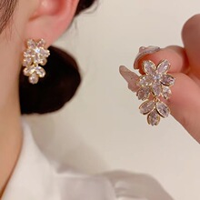轻奢灵动锆石花朵叶子耳环淑女气质轻奢风锆石树叶耳环