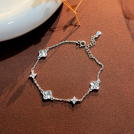 戒指;项链;耳钉