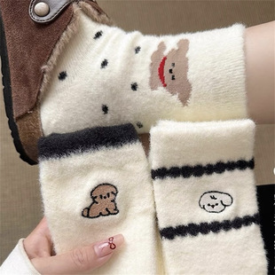 Socks women's autumn and winter mid-barrel winter cartoon mid-barrel fleece-lined warm thickened puppy socks floor socks cute jacquard