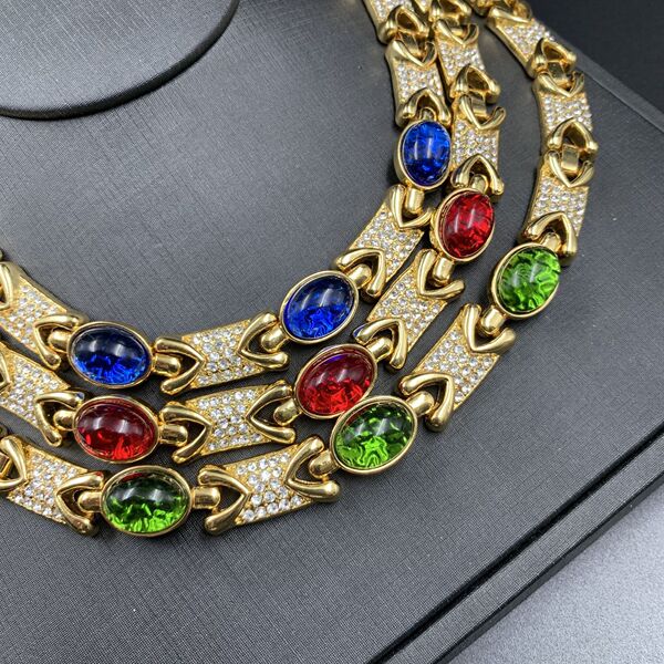 Fashionable elegant retro necklace