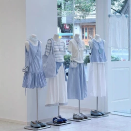 连衣裙;羽绒服;毛衣