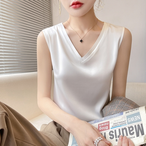 Summer V-neck silk camisole for women with short loose ice silk sleeveless suit bottoming large size camisole for women
