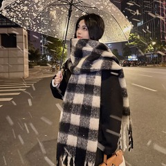 2025围巾女冬季2025新款秋冬氛围感高级加厚黑白格子围脖加大披肩