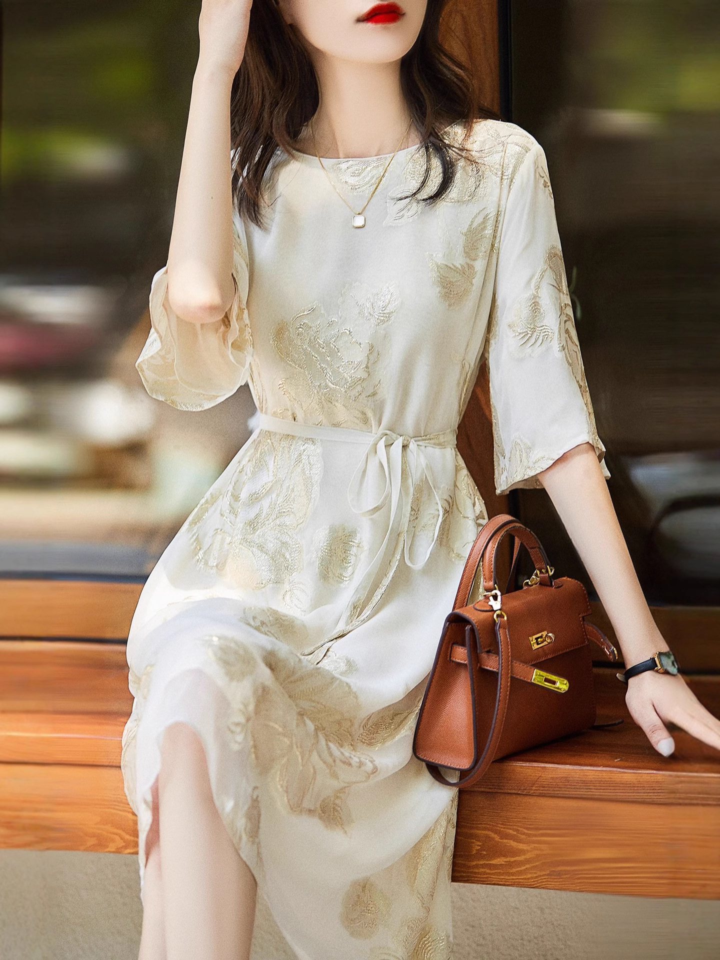 Váy maxi nữ chất lụa tơ tằm jacquard dáng rộng thùng thình — màu trắng ngà