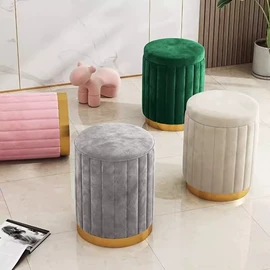 梳妆台;浴室镜;挂钟、壁钟