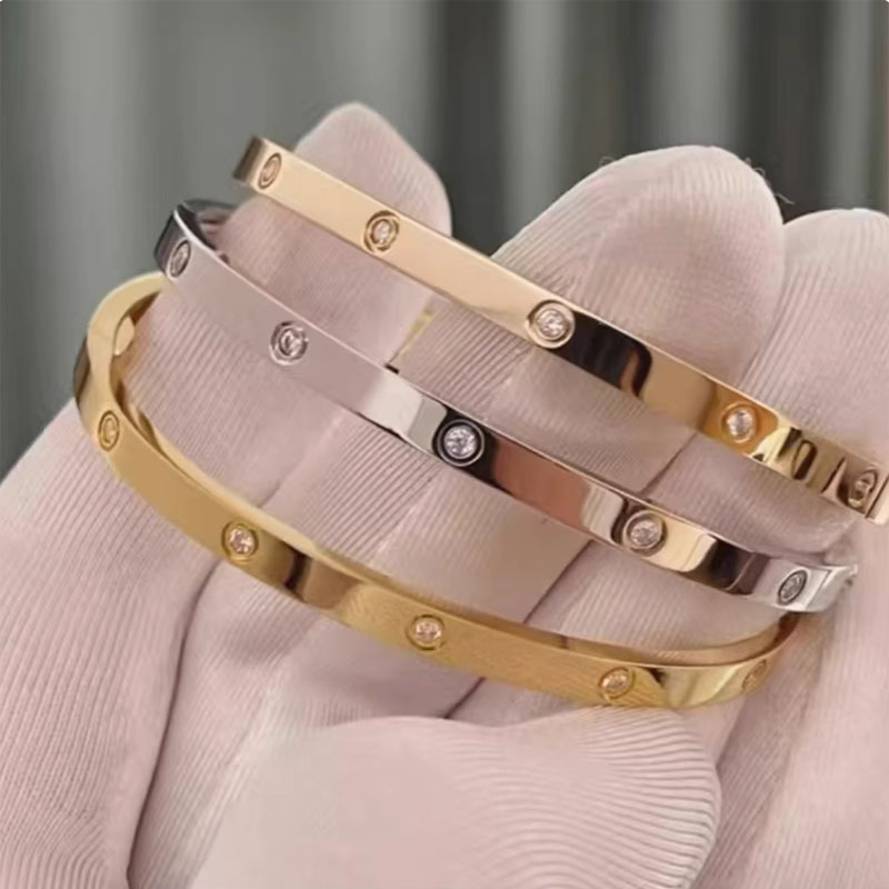 Golden narrow version of ten diamonds