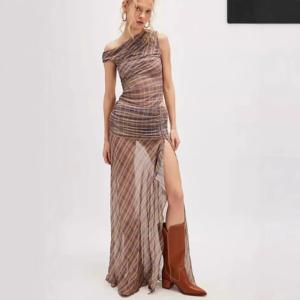 Летнее платье в клетку с асимметричной складчатой талией, элегантный стиль для отдыха, европейский и американский стиль 2025 года, экспортная новинка.