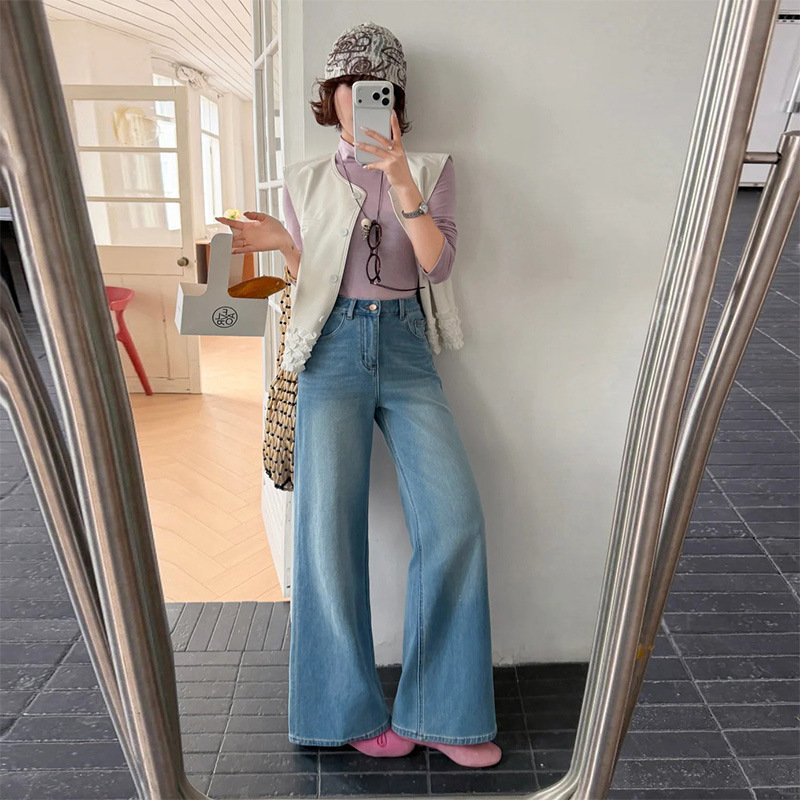 2026 Spring and Summer New High-Waisted Light Blue Non-Tight-Fitting Flared Jeans for Women, Loose Wide-Leg Bell-Bottom Pants for Petite Figures 2026 Spring and Summer New High-Waisted Light Blue Non-Tight-Fitting Flared Jeans for Women, Loose Wide-Leg Bell-Bottom Pants for Petite Figures