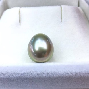 Natural Seawater Tahitian Black Pearl Butter Green Light 11-12mm Nearly Round Strong Light with Very Slight Flaws