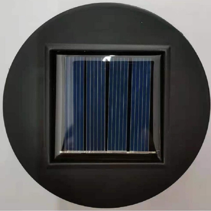 Battery case solar-powered