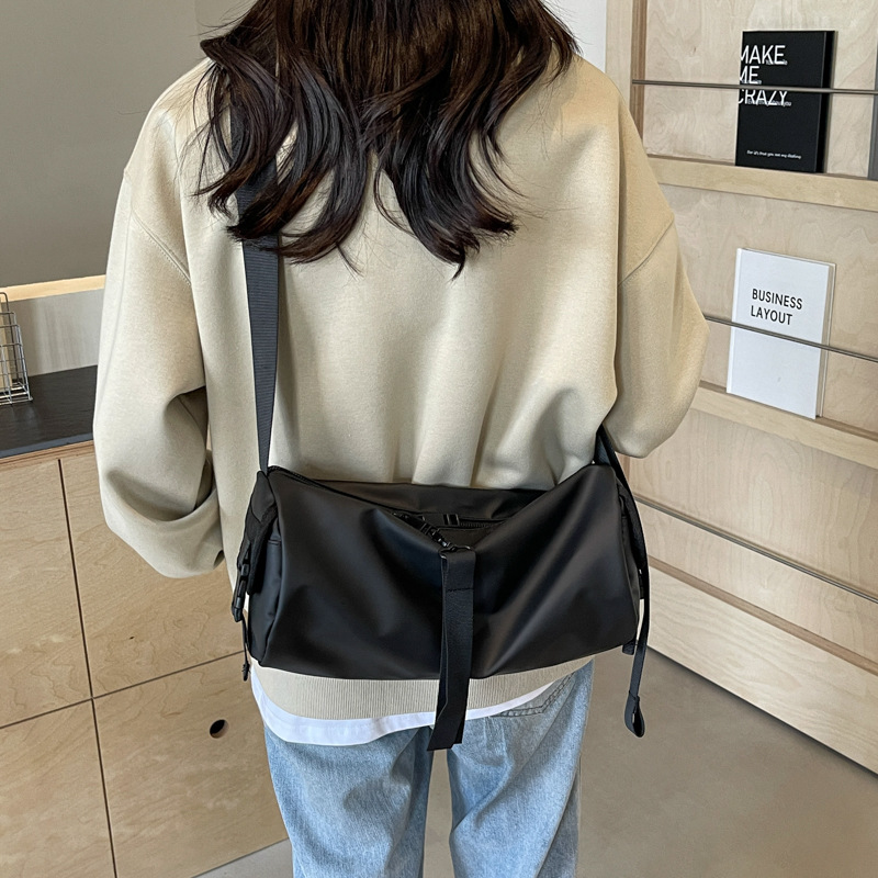 2025新款斜挎包女学生新款单肩包尼龙腋下包潮女式睿营斜挎小布包