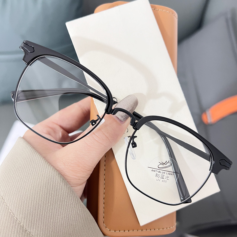 Minimalistische Herrenbrille Im Browline Design Halbrand_voghion.com