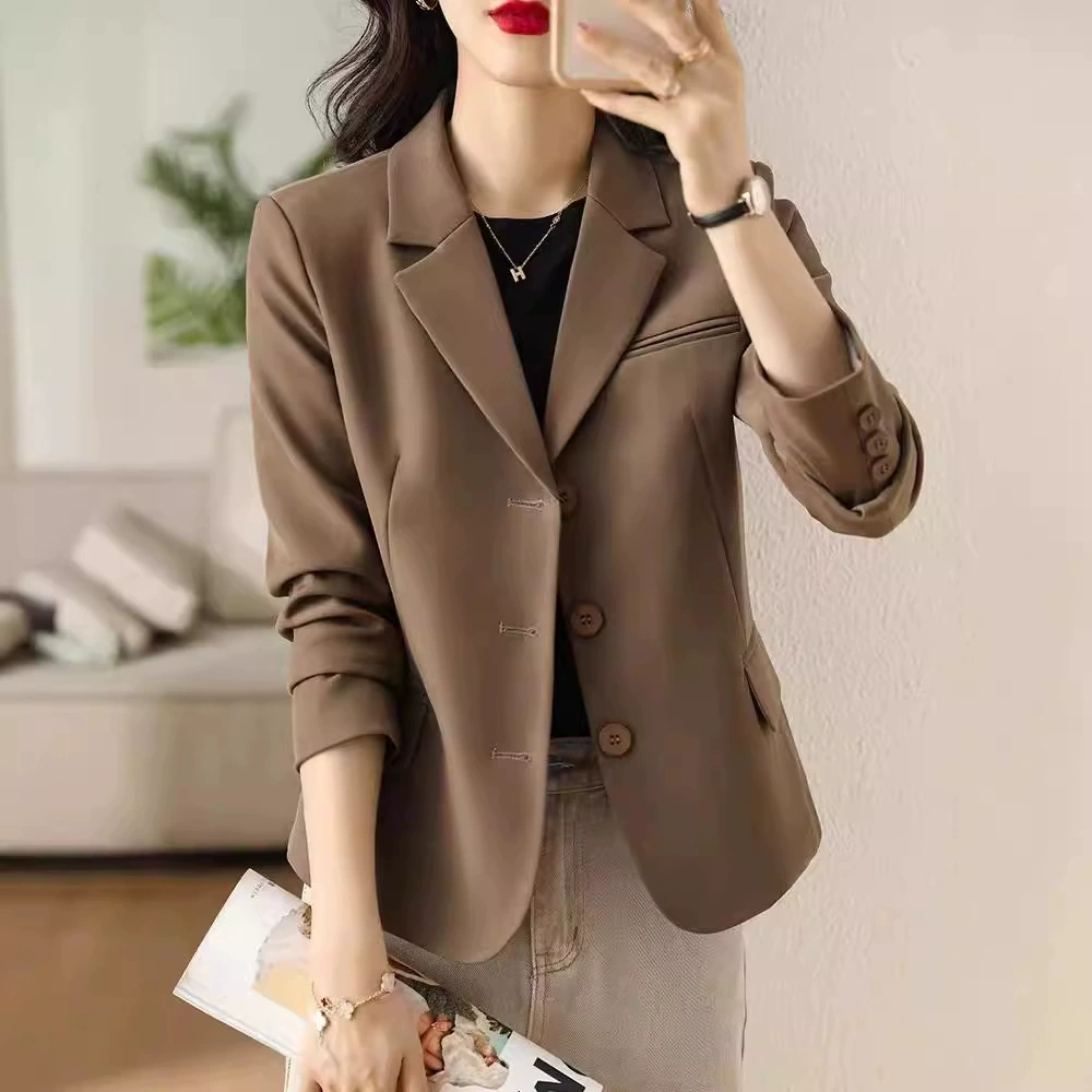 Универсальный короткий блейзер 2025 года для женщин невысокого роста, повседневный и простой модный короткий блейзер приталенного кроя для поездок на работу.