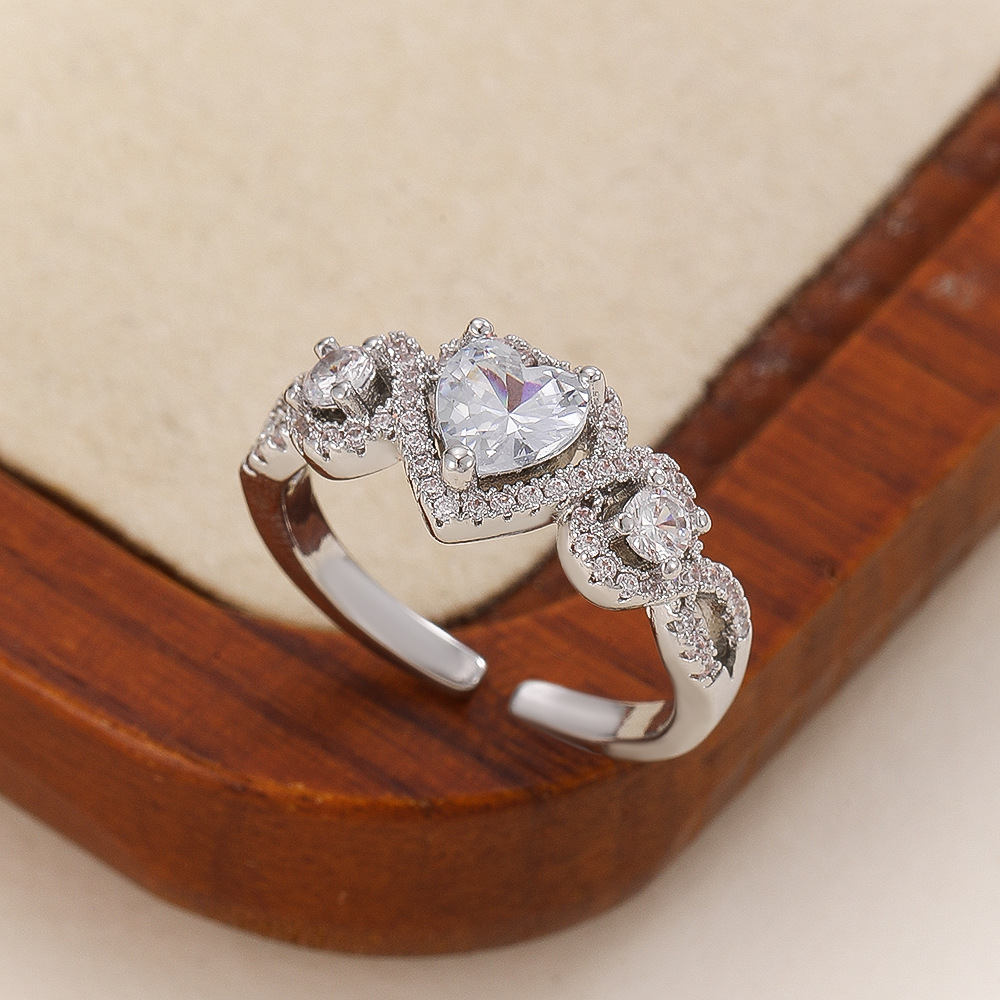 Trendy Influencer Live New Niche Design Heart-Shaped Ring Ins Style Micro-Paved Diamond Light Luxury Open Engagement Ring for Women