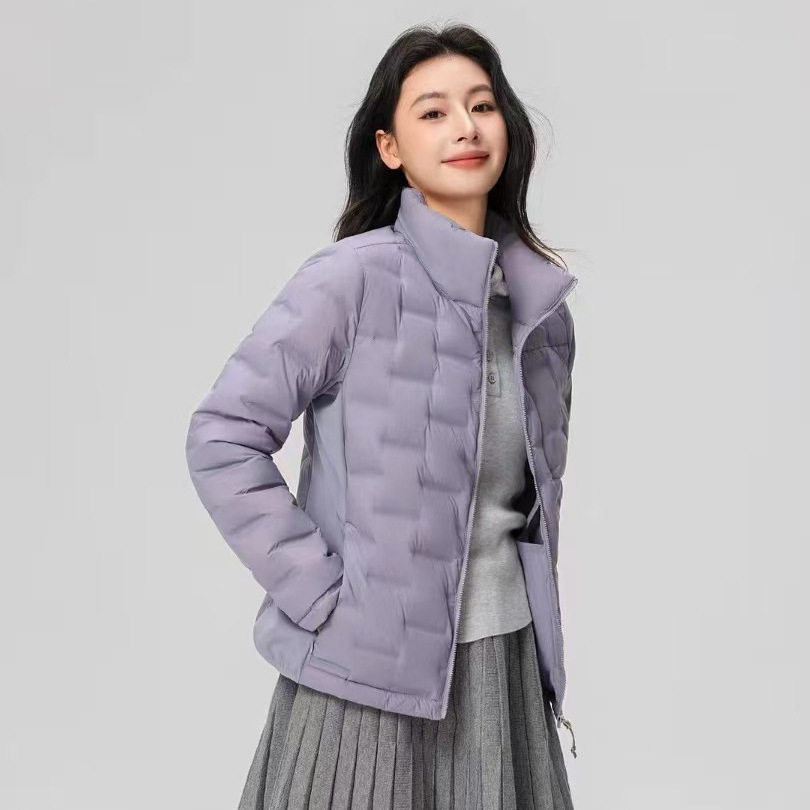 Chaqueta de plumón para mujeres otoño y invierno nuevo tipo 90 de lana ligera y delgada hermosa moda de cuello caliente delgada y gruesa chaqueta corta