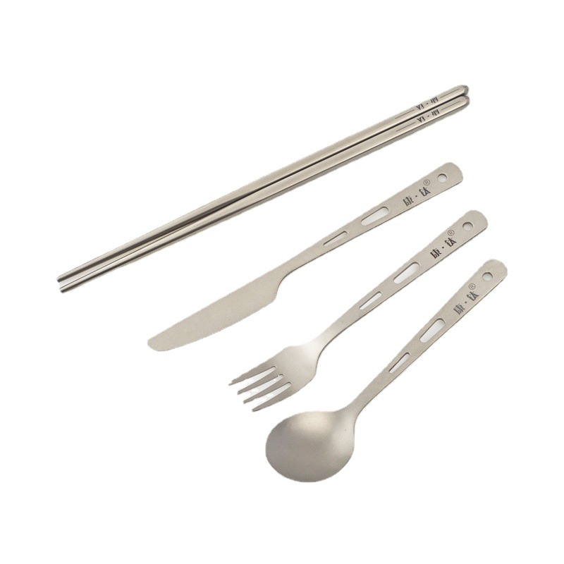 Juego de tres piezas de cuchillo, tenedor y cuchara de titanio puro Kangtai, palillos de titanio, juego de vajilla portátil de aleación de titanio para acampar, multifuncional y ligero.