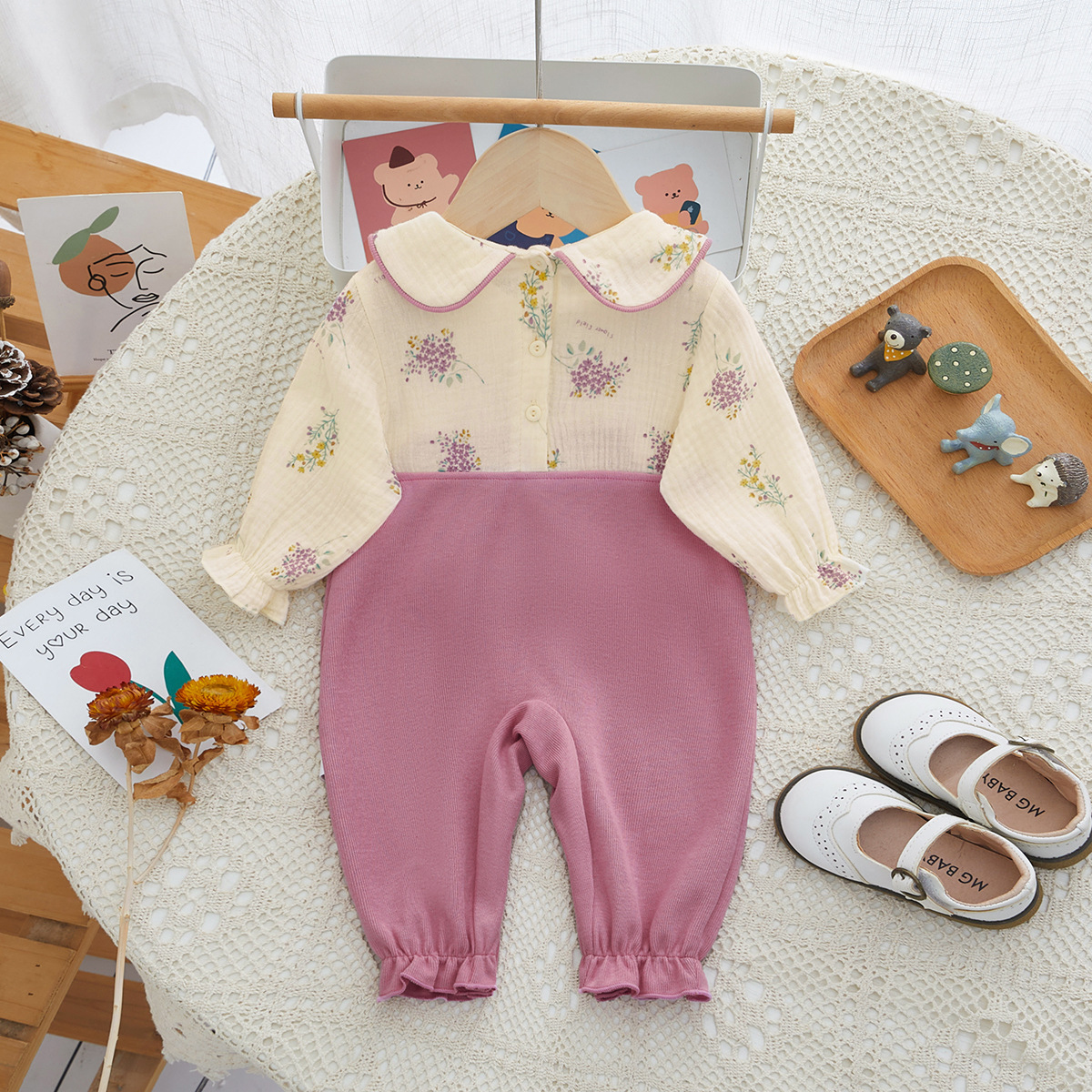 Ropa de bebé primavera y otoño bebé mono bordado conejito ropa de bebé cuello redondo falso dos ropa de recién nacido