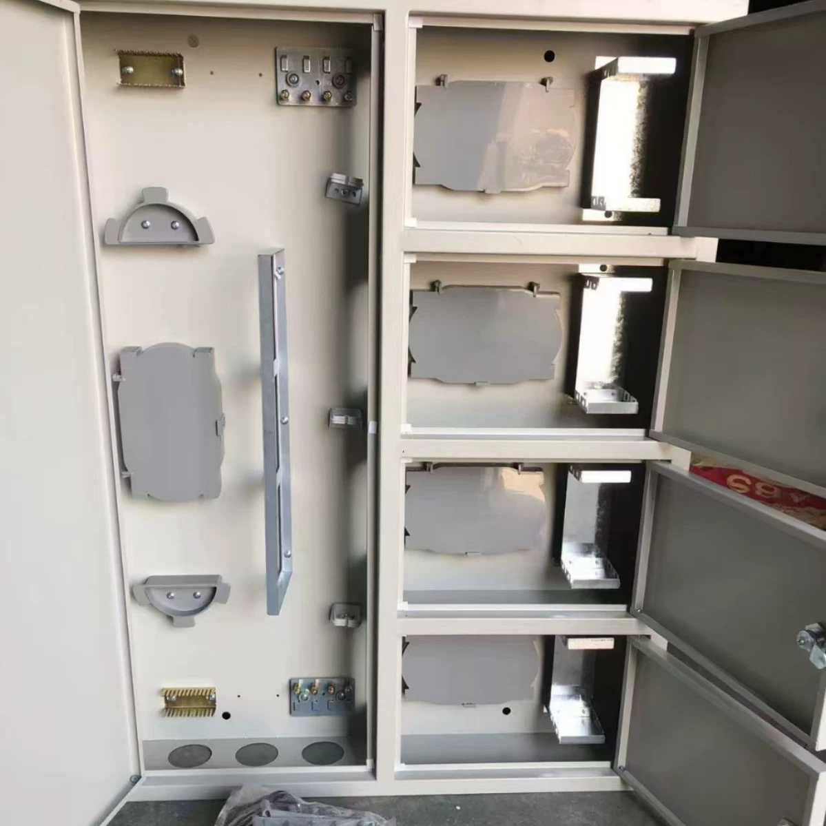 Оптовая продажа настенная коробка с разделителем волокна три сетки четыре сетки один оптический распределитель коробка 48 ядра ODF оптоволоконная распределительная рама