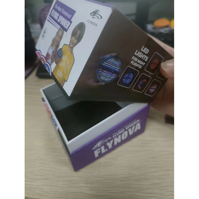 Transfronterizo inteligente inducción giroscópico balón de vuelo mágico balón de suspensión luminoso UFO platillo volador giroscopio de punta de dedo