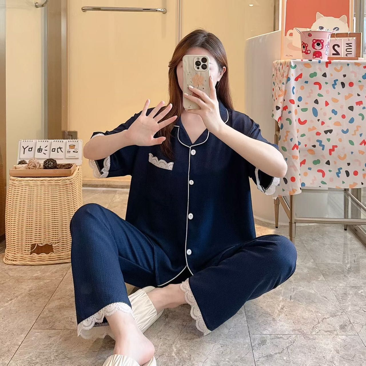 Pijamas al por mayor transfronterizos de primavera y verano espuma impresa cinta de encaje de manga corta pantalones largos de dibujos animados ropa de hogar