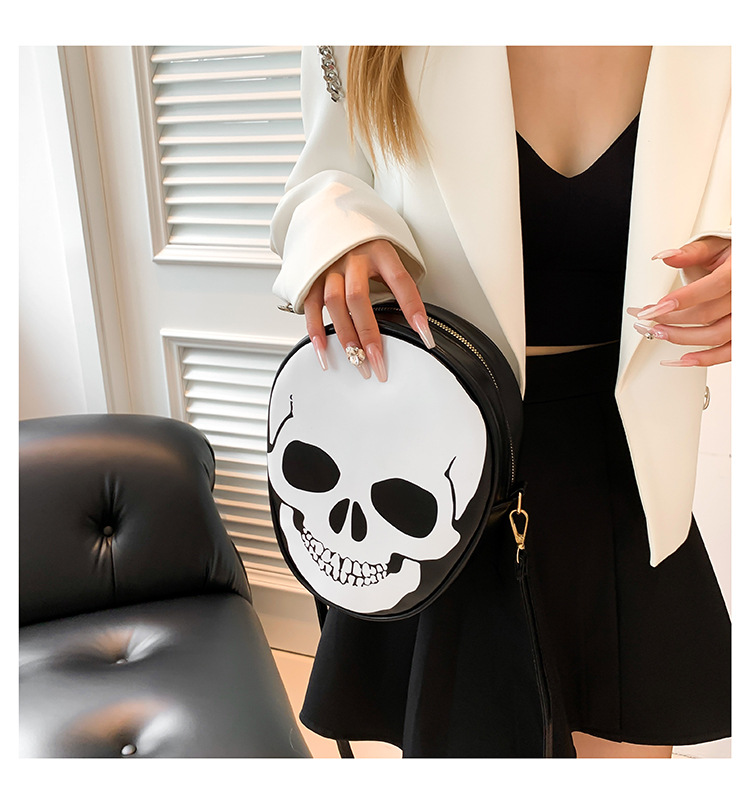 Women's Small Pu Leather Ghost Punk Oval Zipper Crossbody Bag display picture 2