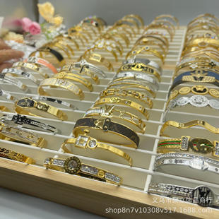 ���P��T�컨�����Ŀ������C�U�մ����p���c�Ůʿ�֭h��ˮ����ɫ