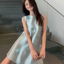 立体刺绣花朵钉珠感气质圆领无袖背心连衣裙夏季新款宽松显瘦