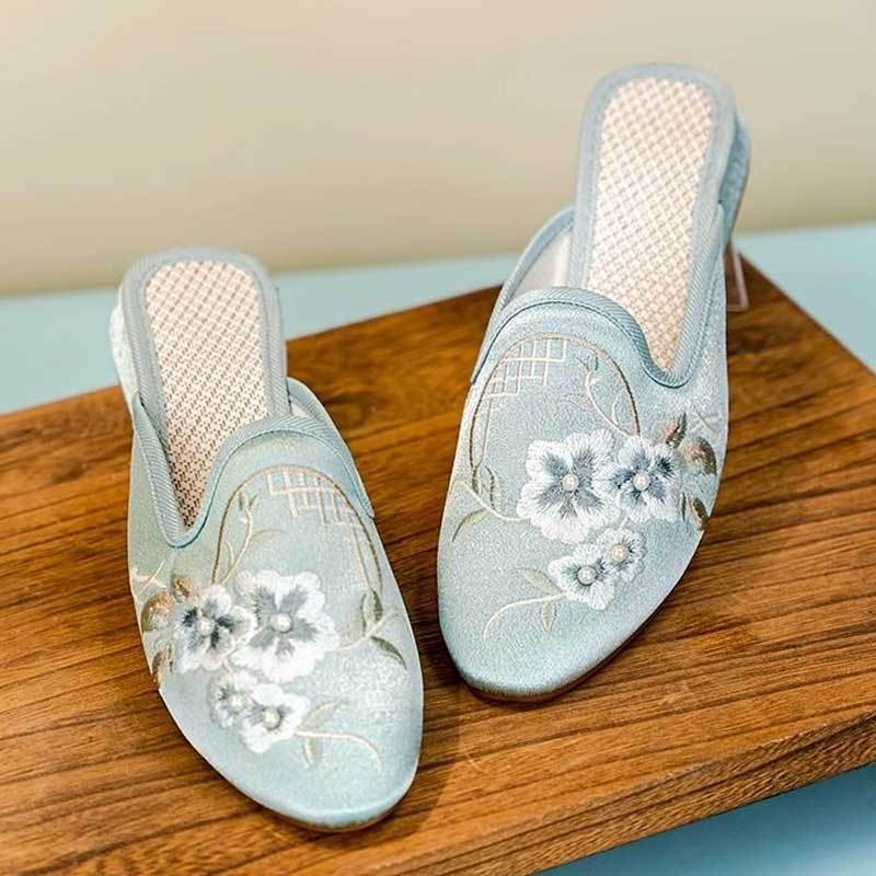 Spring and summer new women's shoes high embroidered slippers ethnic retro home comfortable breathable soft bottom mother shoes women