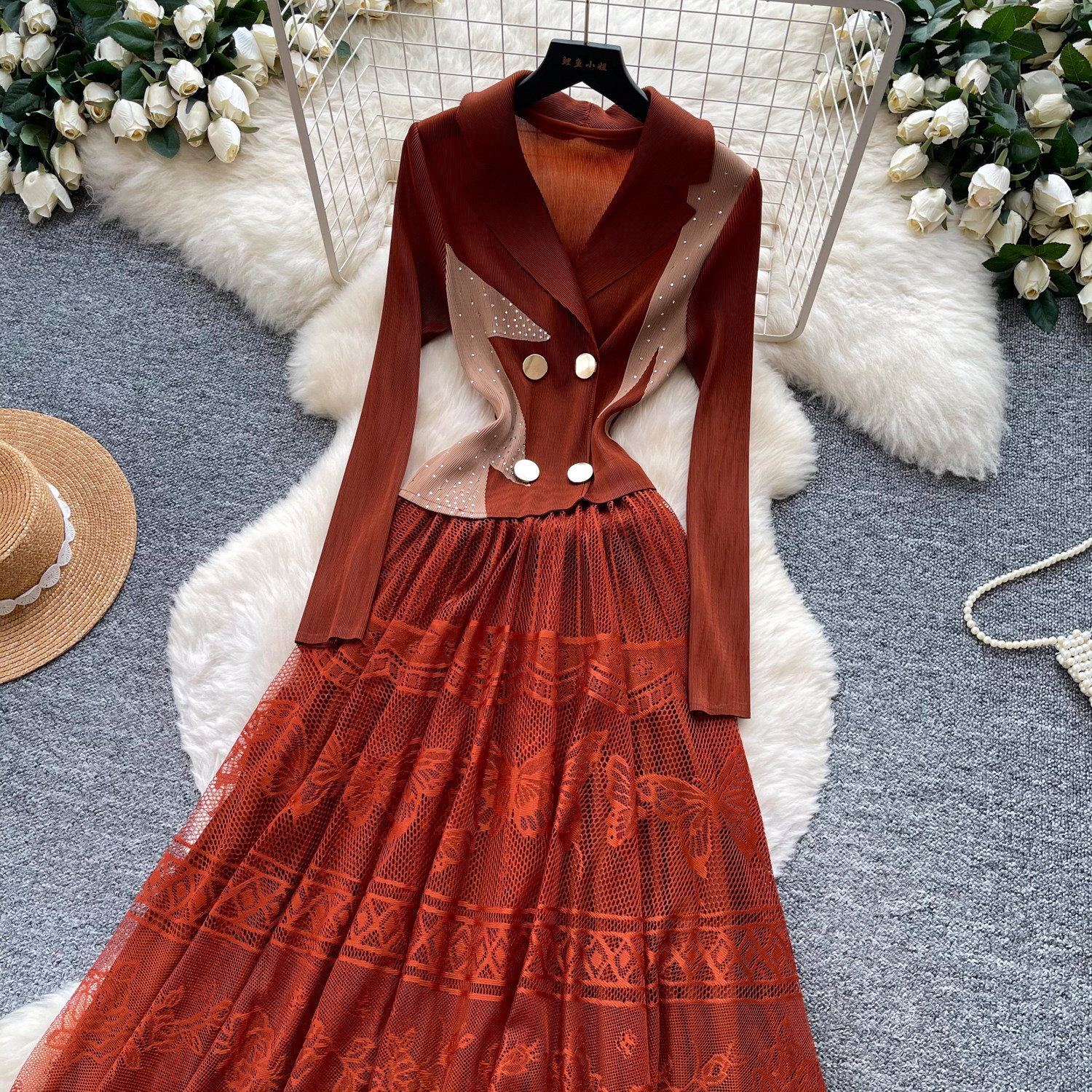 Women's French Romantic Style Lace Dress Suit Collar Slimming Pleated Long Skirt Elegant Commuting Summer Dress_ecoleips.com