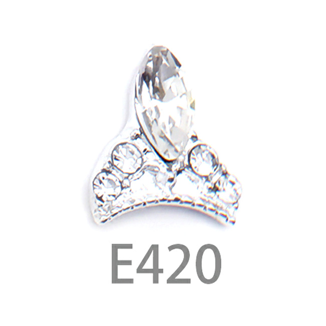 Nuevo transfronterizo europeo y americano estilo corona uñas joyería mezclado lote exquisito en forma de corazón rhinestone Cruz uñas rhinestone venta al por mayor