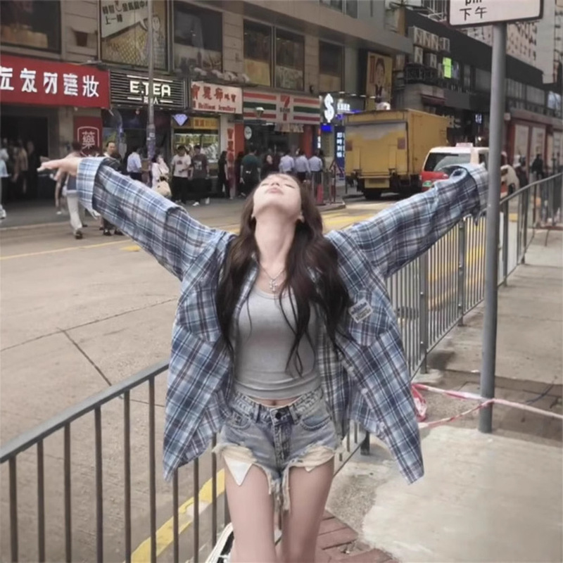 American Hot Low-Waist Ripped Raw Edge Wide-Leg Denim Shorts for Women Summer New Pear-Shaped Figure Hip-Covering Hot Pants