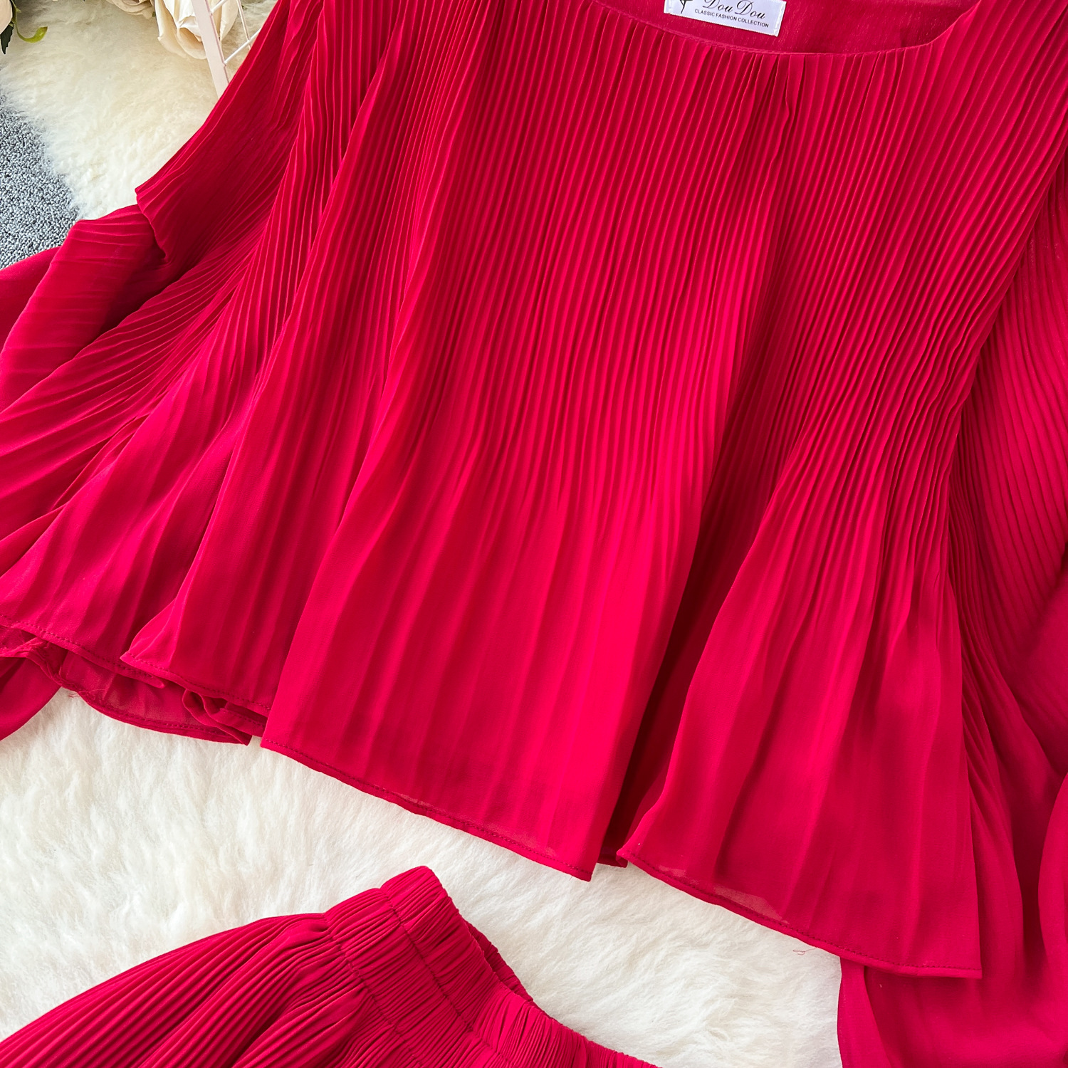 Retro Hepburn Style Women's Summer Loose Fitting T-Shirt High Waist Long Drape Sophisticated Elegant Short Pant Set_ecoleips.com