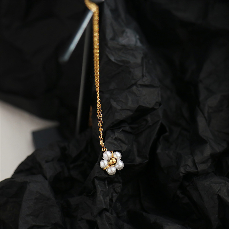Titanium Steel Material Flower Pattern Sweet Simple Style Flower Titanium Steel Inlay Artificial Pearls Pendant Necklace