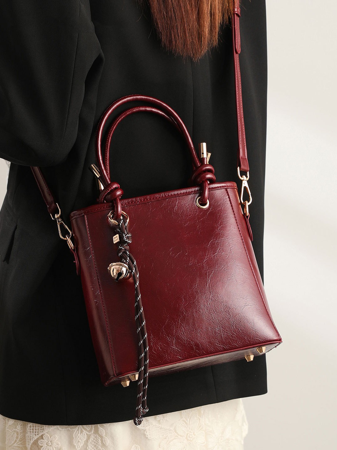 Retro Maillard brown bolso para mujeres 2025 nueva primavera popular bolsa de mochila versátil bolso de cubo de agua super caliente