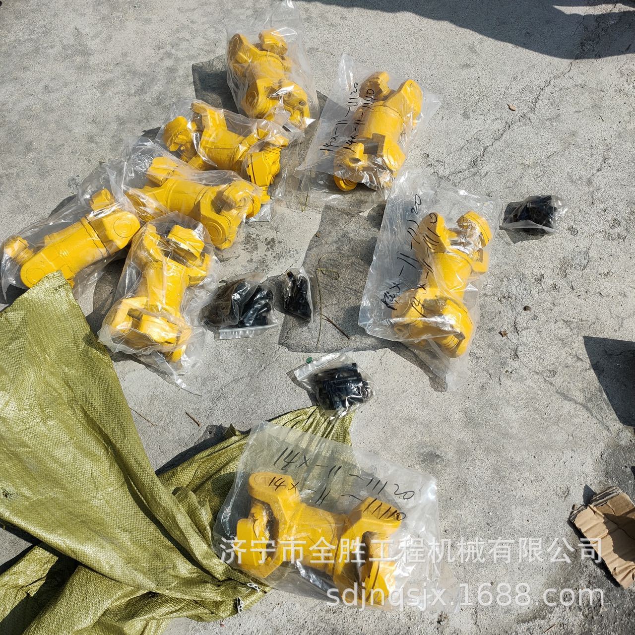 D65E-12推土机万向节十字轴万向节总成14X-11-11110 14X-11-11200