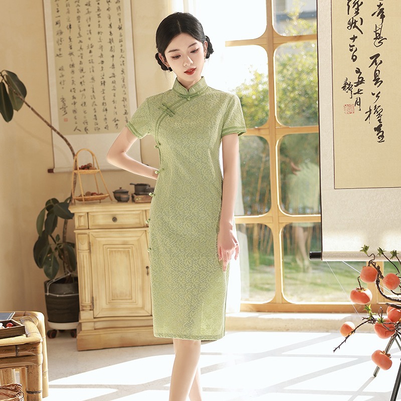 Green Cheongsam 2023 New Improved Young Girly Temperament High-end Small Short Plain and Retro Style