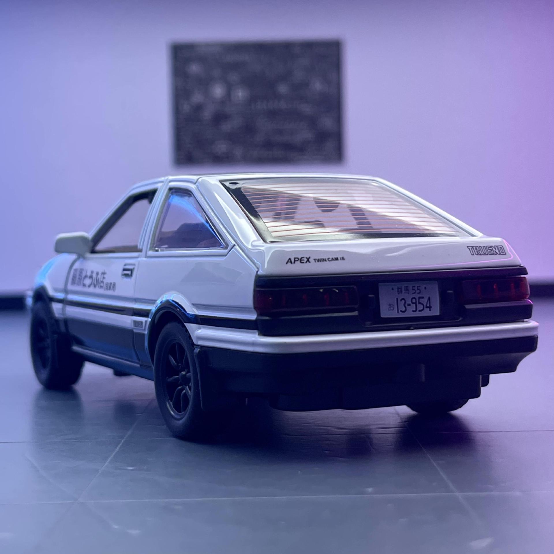 Jianyuan aleación modelo de coche 1:32 Toyota AE86 coche deportivo Tire hacia atrás el sonido y la luz del coche de juguete música modelo decoración colección