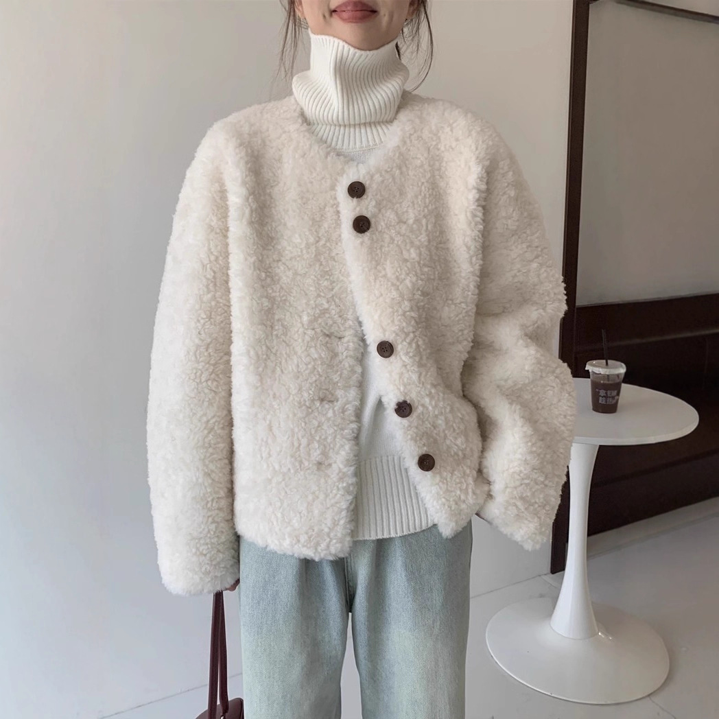 韩版羊剪绒皮毛一体皮草外套女圆领短款羊羔毛简约2025冬季新款