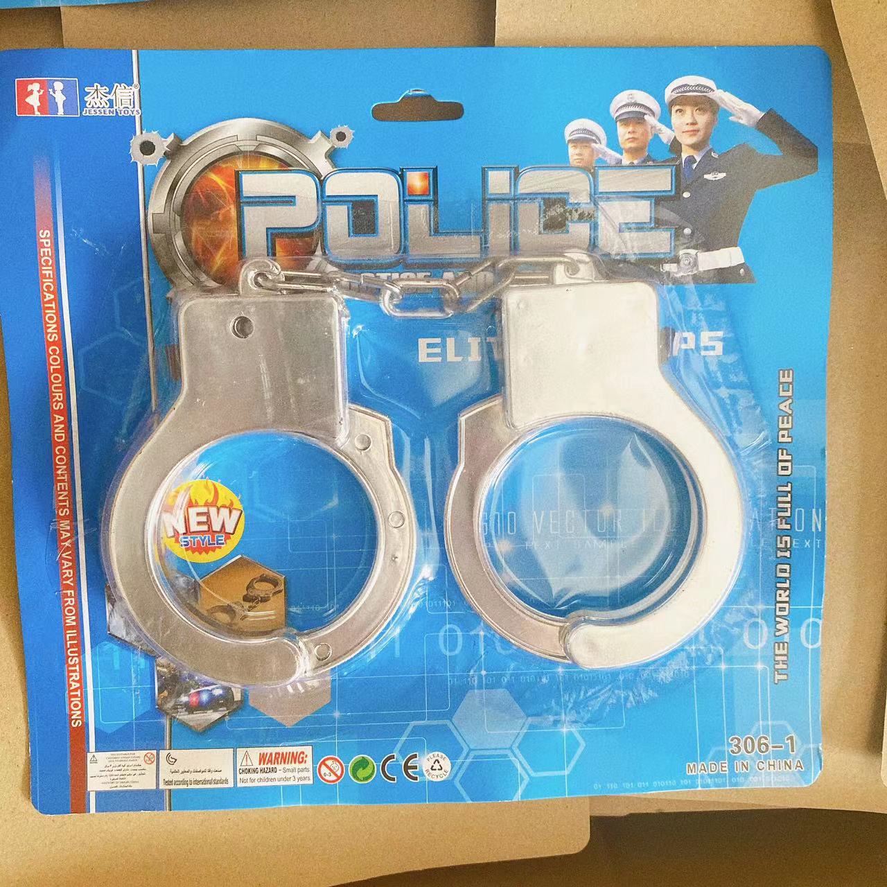 2 yuanes tienda de juguete de plástico esposas de simulación apoyos juego de rol Casa de plata modelo puesto al por mayor