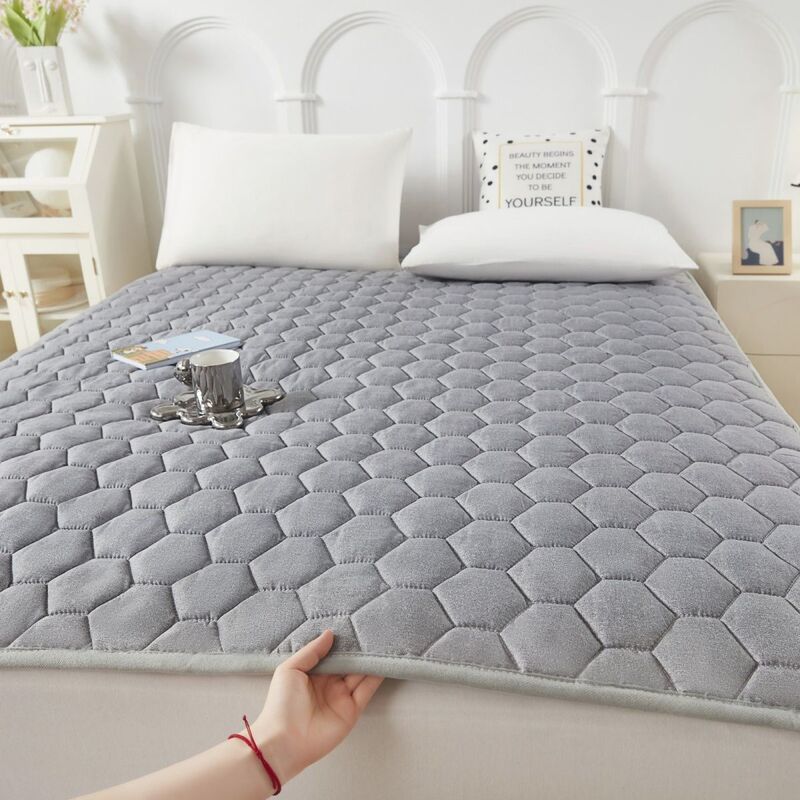 Solid Color Quilted Winter Mattress for Home Use, Non-Slip Soft Pad, Tatami Bed Protector, Thickened Milk Velvet Mattress, Dormitory Mat Solid Color Quilted Winter Mattress for Home Use, Non-Slip Soft Pad, Tatami Bed Protector, Thickened Milk Velvet Mattress, Dormitory Mat