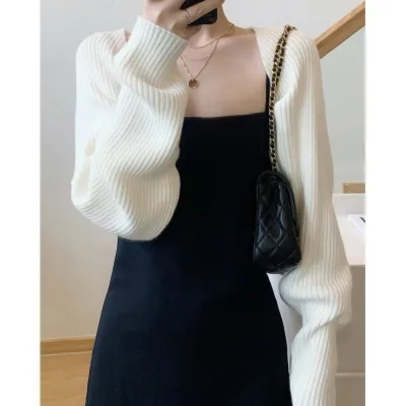 Trendy and Stylish Two-Piece Sweater Set for Women, Autumn/Winter 2025 New Fashion Base Shirt