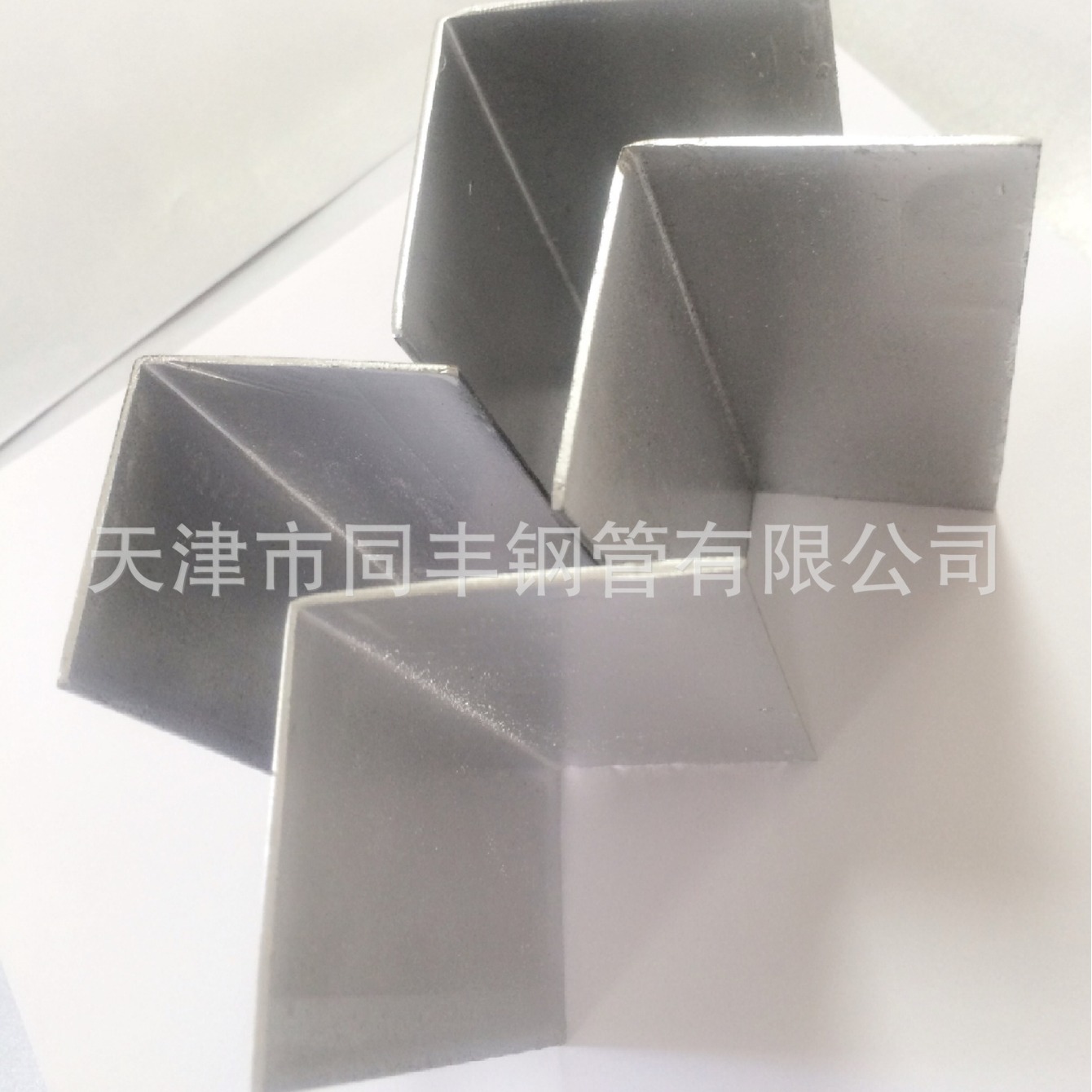 热镀锌冷弯角钢 U型槽 C型钢  宽度100-6 mm 热镀锌 冲孔 制作