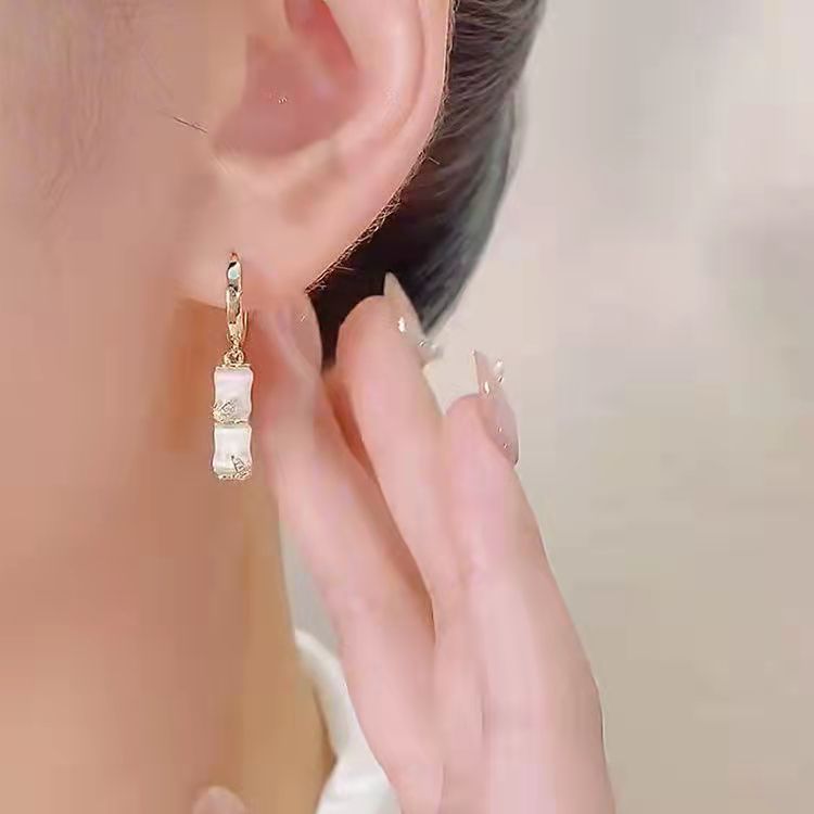 24588f8bc1362d287e3a6a4d590e61